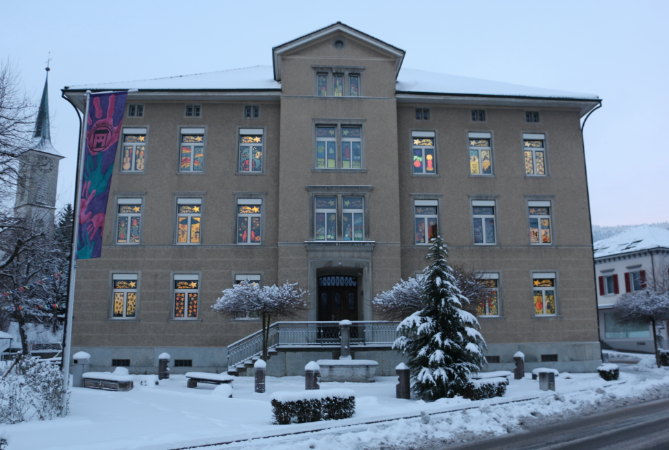 Menziken Ein Letzter Blick Auf Den Adventskalender Wynentaler Blatt menziken-ein-letzter-blick-auf-den-adventskalender-wynentaler-blatt