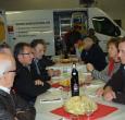 Die Firmenbesichtigung endete mit einem gemütlichen Imbiss