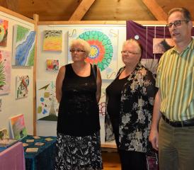 Aufmerksame Zuhörer anlässlich der Präsentation der neuen Ausstellung im Wäbi-Museum in Schmiedrued