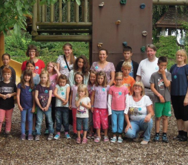 Eine muntere Gesellschaft: Die Teilnehmer an der Ferienwoche der reformierten Kirchgemeinde, der Chrischona und der Vereinigung Apostolischer Christen. (Bild: zVg.)