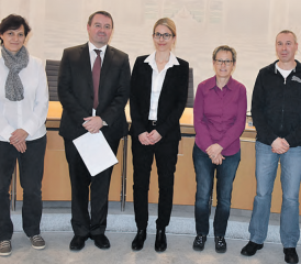 Irene Rössler (Mitte) im Kreise der neuen Kollegen und Mitarbeitenden (Bild: Te.)