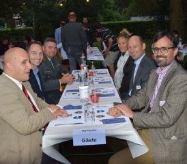 Der 5. Säulenrapport für Neubrevetierte fand erstmals im Freien statt