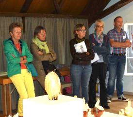 Marianne Matti (li.) und Erna Gutmann (re.) anlässlich der Vernissage