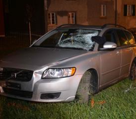 Unfallfahrzeug in Dürrenäsch (Bild: kapo)