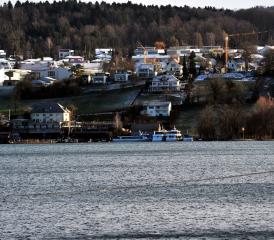 Kein Schnee und kein Eis, sondern ein ungewöhnlicher Wellengang auf dem Hallwilersee.