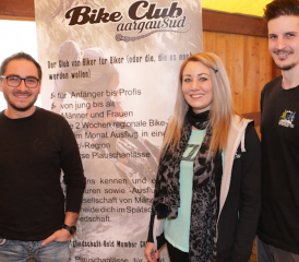 Sie bilden den Vorstand des noch zu gründenden «Bike Club aargauSüd» (v.l.): Michael Gautschi (Präsident), Sandy Merz und Jonny Bolliger. Es fehlt Simon Kausch. (Bild: Remo Conoci)