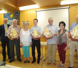 Kirchenpflege Muhen wieder komplett: Pfarrer Thomas Michel, Rudolf Stucki, Rosza Nelleke, Stefan Hubler, Ulrich Kraft, Helena Lüscher und Christian Knechtli (v.l.). Matthias Grütter kann erst im Herbst gewählt werden.