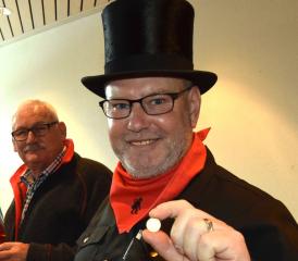 Er darf am Neujahrsapéro nicht fehlen: Kaminfeger André Bossard verteilte wieder Glücksräppli