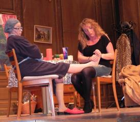 Alma kehr aus dem Altersheim zurück