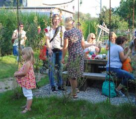 Es sollte vor allem auch ein Fest für Kinder werden – mit natürlichen Bastelmöglichkeiten