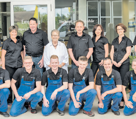 Hohe Kompetenz und vielseitige Dienstleistungen rund um das Auto: Das Team der Feldgarage Seengen. (Bild: zVg.)