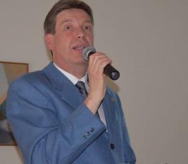 Es war seine Idee: Pfarrer Daniel Hintermann beleuchtete die Konfirmation einst und jetzt