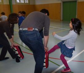 Die Fusstritte hatten es in der letzten Kursstunde schon ganz schön in sich – selbst von kleinen Mädchen