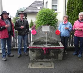 Hans Jaun, Ernst Hunziker, Dorli Hunziker und Elsbeth Jaun freuen sich.