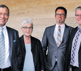 Wehren sich gegen die beabsichtigte Zentralisierung der Gesundheitsversorgung im Kanton Aargau: Marco Beng, CEO des Spitals Muri; Katharina Hirt, stellvertretende CEO des Gesundheitszentrums Frick, Daniel Schibler, Direktor des Spitals Menziken; René Huber, Direktor des Spitals Leuggern. (Bild: mars.)