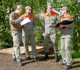 Oblt Mirco Hilfiker, Hptm Beat Willimann, Hptm Guido Brand, Major Albin Seiler (v.l.)