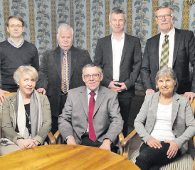 Der Vorstand des Vereins Schloss Liebegg: Sitzend v.l.: Gabi Striffler, Urs Bachmann, Lilo Dainese. Stehend v.l.: Markus Merz, Ueli Widmer, Kuno Schumacher, Dölf Pfister.