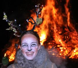 Trotz des Regens: Das Fasnachtsfeuer loderte ganz schön.
