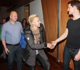 Fabian Unteregger verabscheidete sich von jedem Besucher persönlich (Bilder: Remo Conoci)