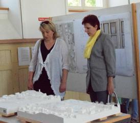 Der Modellausstellung wird grosses Interesse entgegen gebracht