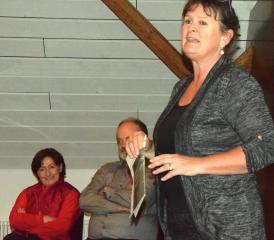 Die Präsidentin des Verbandes Aargauischer Ortsbürgergemeinden, Milly Stöckli, konnte zahlreiche Mitglieder im Schlossgarten begrüssen