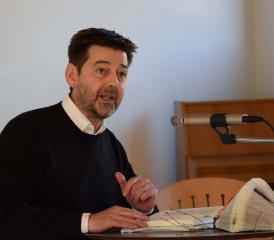 Er präsentierte zwei Sprachen und zwei Welten: Ruedertal – Bretagne, Hochdeutsch – Mundart