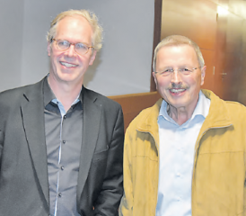Der ehemalige Unterkulmer Lehrer Ernst Widmer (rechts) traf erstmals seinen Lebensretter Professor Thierry Carrel. (Bild: Klaus Tepper)