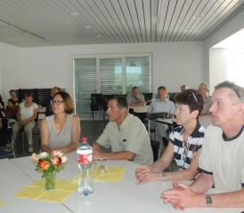 Die Neuzuzüger lauschten gebannt auf die Ausführungen des Gemeindeammanns