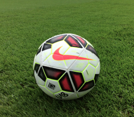 Ball (Bild: Remo Conoci)