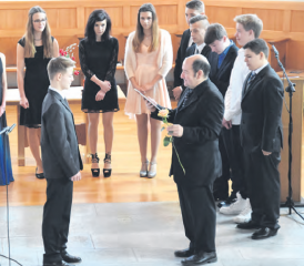 14 jungen Menschen und Sozialdiakon Roland Hämmerle (Bild: zVg.)