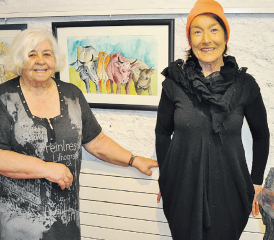 Ausstellung im Dorfmuseum Seon: mit Heidi Härri aus Seengen (Aquarellbilder) und Marianne Giger aus Ilanz (Rakufiguren). (Bild: hg.)