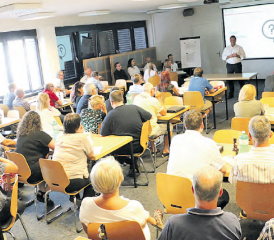 60 Aussteller und 60 Vertreter im Personalrestaurant der Emil Frey AG, Safenwil: