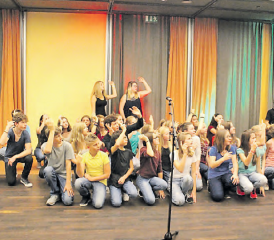 Der Jugendchor Seetal genoss noch einmal verdienten Applaus. Das Motto für das kommende Jahr lautet übrigens: «Settig Momänt». (Bild: zVg.)