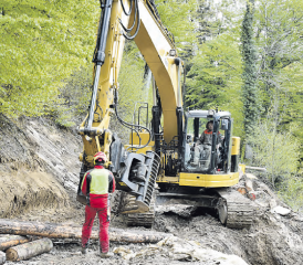 Rutschflächen in Unterkulm: Schweres Gerät kam an den drei Stellen im Gebiet Gulm zum Einsatz. (Bild: Klaus Tepper)