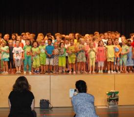 Gemeinsam – ab in die Ferien mit einen flotten Lied