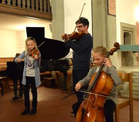 Musizieren im Ensemble mit Violine, Bratsche und Cello