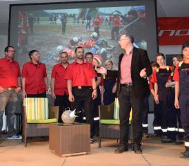 Die Jugendfeuerwehr Rued durfte sich in Rickenbach den "Bohler-Award" abholen