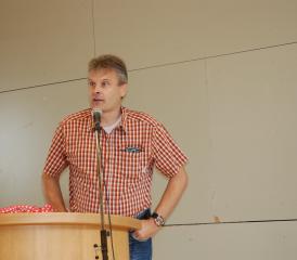 Gemeinderat Stefan Morgenthaler-Hunziker durfte eine grosse Besucherschar begrüssen