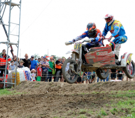 Lupenreiner Tagessieg: Der Moosleerauer David Bolliger siegte mit dem Muotathaler Meinrad Schelbert in allen vier Läufen. (Bild: Martin Sommerhalder)