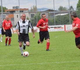 Auf der Rütimatte waren spannende Spiele zu sehen, zum Teil mit ehemaligen Fussballgrössen