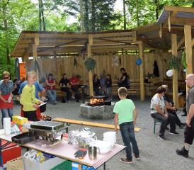 Bei wunderbarem Frühsommerwetter konnte die Feuerstelle "Obere Burg" eingeweiht werden