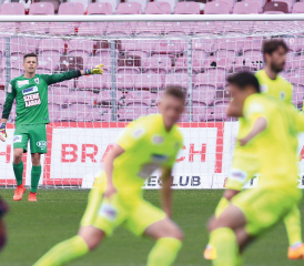 Mit 18 Jahren schon ein sicherer Rückhalt: Nach dem Debüt gegen Chiasso durfte der Gränicher Lars Hunn auch beim Auswärtsspiel gegen Servette das Aarauer Tor hüten. (Bild: Sarah Rölli)