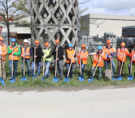 Spatenstich Kreise Hardfeld Kölliken - wohl auch bald "Hochuli-Kreisel" genannt. (Remo Conoci)