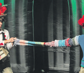 Thomas Martins (links im Bild) und sein Bruder Volker gehören schon fast zur Reinacher Saalbau-Familie (Bild: rc.)