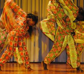 Farbe, Rhythmus und Temperament an der Benefizveranstaltung