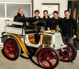 Renault aus dem Jahre 1989 in den Händen von Profis