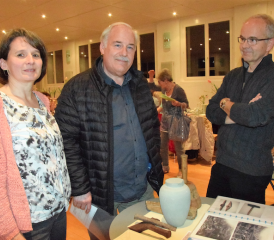 Sie bekamen eine Plattform, um ihr Museum zu präsentieren: Priska Hauri das Sandsteinmuseum, Roland Frei und Kuno Matter das Wäbi-Museum. Christine Bolliger und Anna Moser fehlen auf dem Bild. (Bilder: Frieda Steffen)