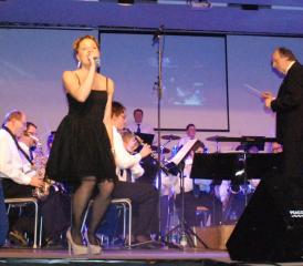 Merete Amstrup und Markus Kohler bereicherten dieses Jahr das Programm der Musikgesellschaft