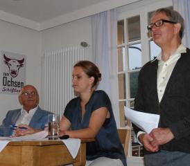 Vor vollem Saal referierte Fredy Hiestand (li.) im Schöftler Ochsen