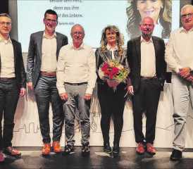 Emotionaler Abschied: Pia Müller wurde für ihr 20-jähriges Wirken im Gemeinderat verdankt. (Bilder: Roland Marti)